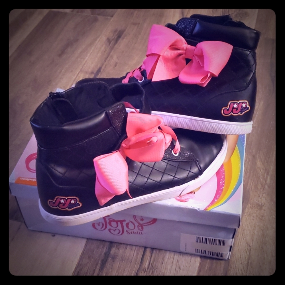 Girls high top sneakers